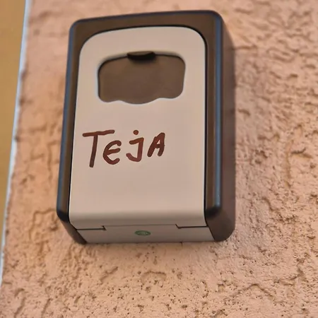 Teja- New For 4 Person With Free Parking Space Белград